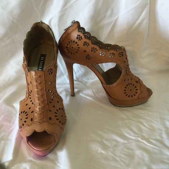 LeSilla platform Eyelet Cutout Camel HeelsEUR 39 - Picture 1 of 4